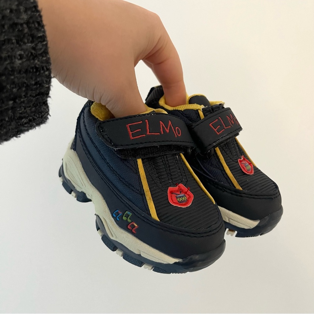 Vintage y2K Elmo baby shoes